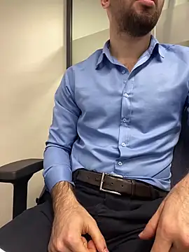 Snapshot of speddy34 chatting on February 6, 6:29 am speddy34 online show from February 6, 6:29 am