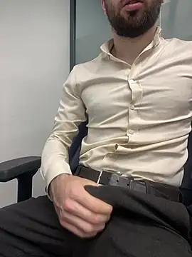 Snapshot of speddy34 chatting on February 17, 6:43 am speddy34 online show from February 17, 6:43 am