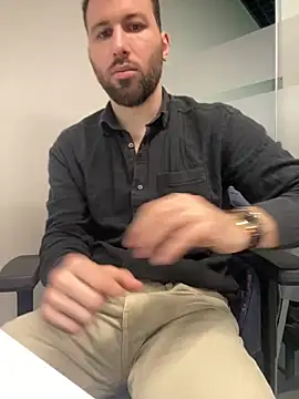 Snapshot of speddy34 chatting on May 22, 6:31 am speddy34 online show from May 22, 6:31 am
