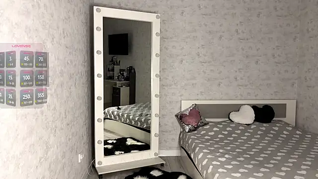 FakeLamb online show from November 10, 9:03 pm