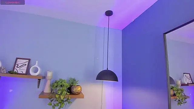 Cristalfoxy  online show from March 12, 8:15 pm