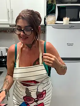 Snapshot of IrishmilfAnna chatting on September 25, 8:34 pm IrishmilfAnna online show from September 25, 8:34 pm