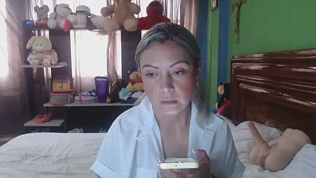  Charlize theron  online show from January 8, 9:06 pm