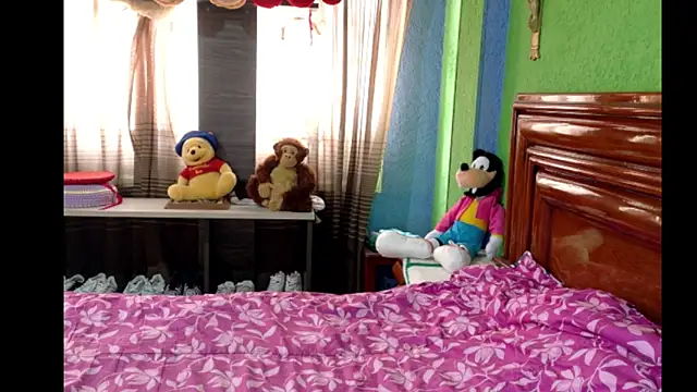  Charlize theron  online show from April 20, 7:15 pm