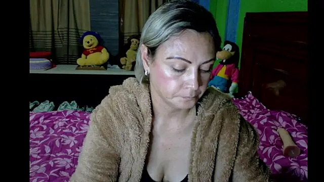  Charlize theron  online show from April 21, 2:51 am