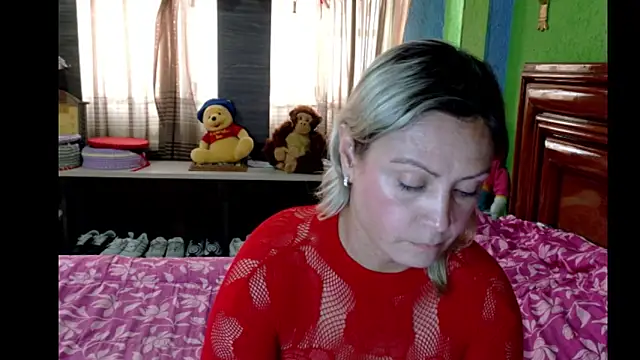  Charlize theron  online show from April 21, 8:23 pm