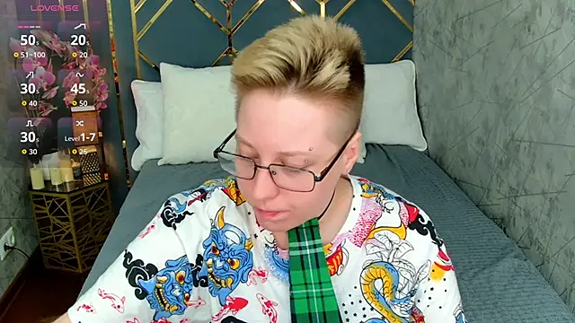 AlexandraGreen online show from September 18, 9:06 pm