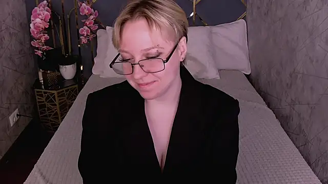 AlexandraGreen online show from April 16, 9:26 pm