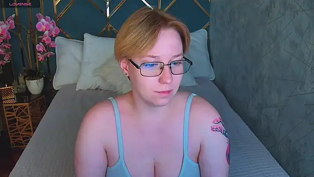Snapshot of AlexandraGreen chatting on May 31, 6:09 pm AlexandraGreen online show from May 31, 6:09 pm