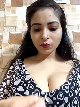 QUEEN-ADITI online show from September 15, 1:44 pm