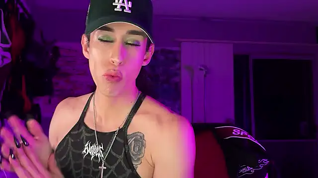 xoFrankie online show from January 17, 4:39 am