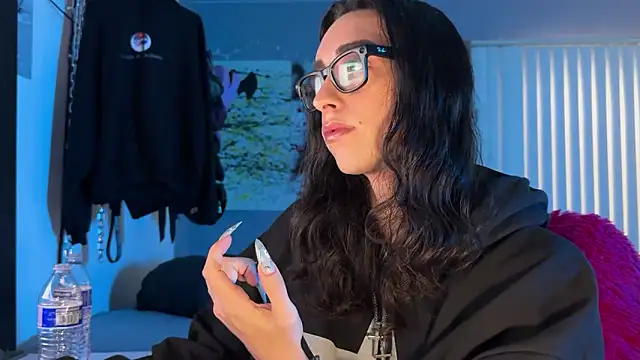 xoFrankie online show from April 4, 9:12 pm