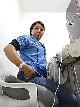 Snapshot of pocahontas_nex chatting on November 21, 3:33 pm pocahontas nex online show from November 21, 3:33 pm