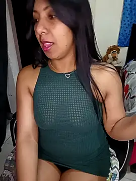 Snapshot of pocahontas_nex chatting on December 4, 1:15 am pocahontas nex online show from December 4, 1:15 am