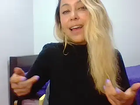 leah susman online show from September 25, 1:53 am