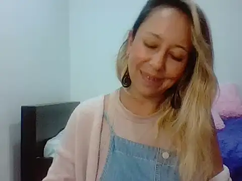 leah susman online show from November 22, 1:37 am