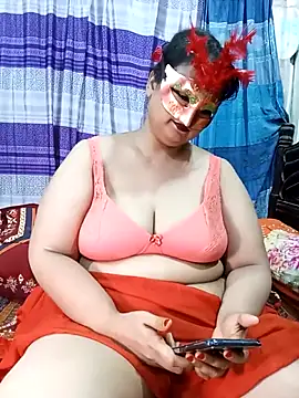 Tanisha-Chy online show from June 5, 6:02 pm