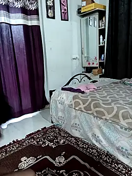 Beautiful couple 70 online show from September 27, 1:43 am