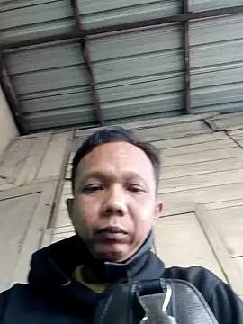 Snapshot of Arya85 chatting on September 24, 12:03 am Arya85 online show from September 24, 12:03 am