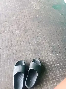 Snapshot of Arya85 chatting on November 9, 11:14 pm Arya85 online show from November 9, 11:14 pm