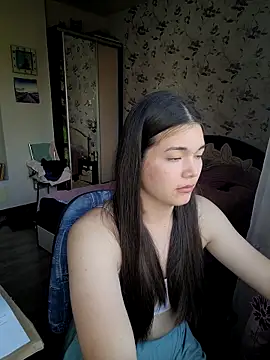 Snapshot of Albi_Glow chatting on September 17, 11:01 am Albi Glow online show from September 17, 11:01 am