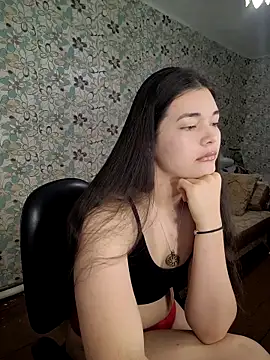 Snapshot of Albi_Glow chatting on October 15, 2:01 am Albi Glow online show from October 15, 2:01 am