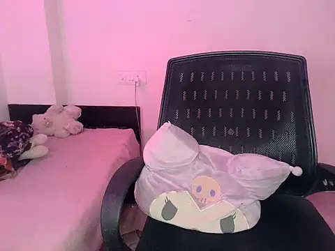 its siya  online show from April 14, 8:37 pm