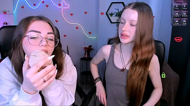 khloebeauty online show from May 1, 5:56 am