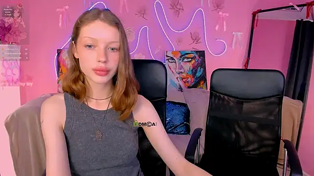 Snapshot of khloebeauty chatting on May 13, 12:46 pm khloebeauty online show from May 13, 12:46 pm