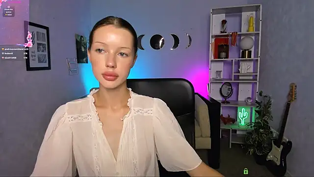 Snapshot of khloebeauty chatting on July 21, 5:54 am khloebeauty online show from July 21, 5:54 am