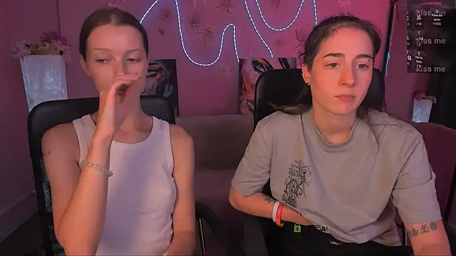 Snapshot of khloebeauty chatting on July 26, 7:21 pm khloebeauty online show from July 26, 7:21 pm