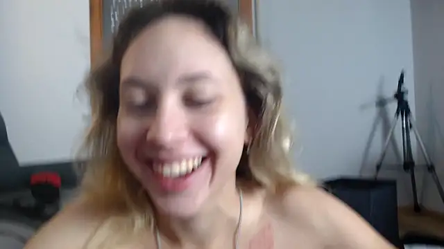 L Sofia online show from October 31, 8:15 am