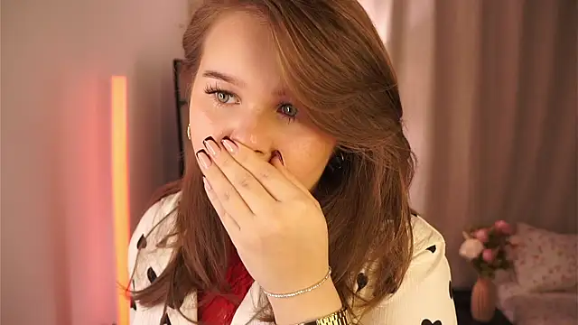 Anna Nicol online show from December 5, 12:47 pm