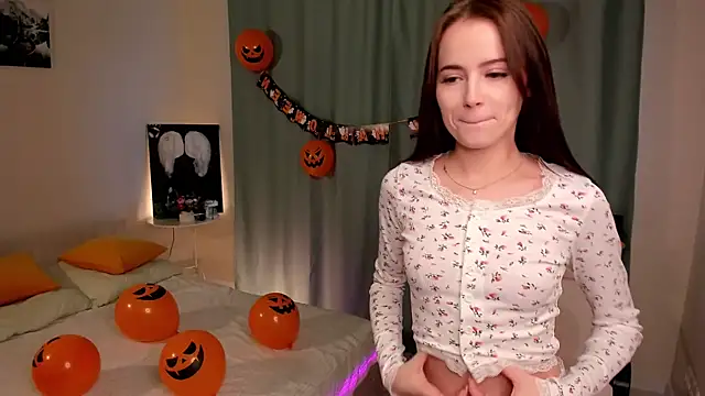 Snapshot of Chloeee4200 chatting on October 27, 12:53 pm Chloeee4200 online show from October 27, 12:53 pm