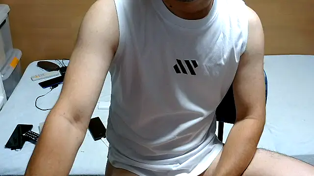 Snapshot of erosuke9 chatting on September 9, 11:21 am erosuke9 online show from September 9, 11:21 am