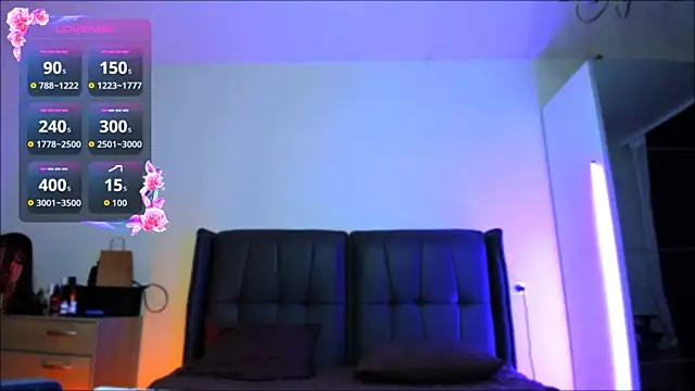 Veronica Larsson online show from September 20, 4:52 pm