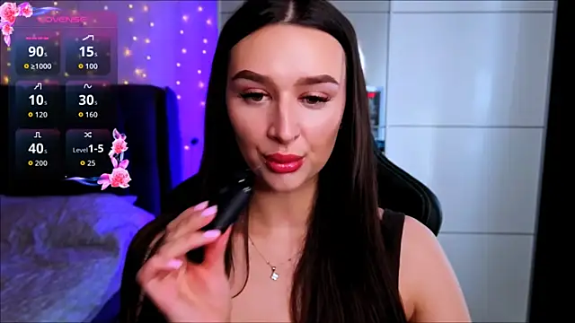 Veronica Larsson online show from February 25, 12:15 pm