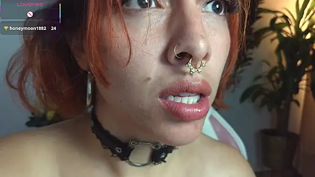 Snapshot of bri_von_dhara__ chatting on May 31, 7:15 pm bri von dhara online show from May 31, 7:15 pm