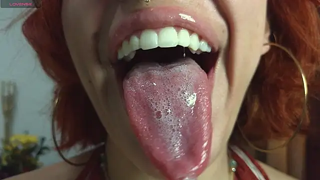 Snapshot of bri_von_dhara__ chatting on June 1, 4:41 pm bri von dhara online show from June 1, 4:41 pm