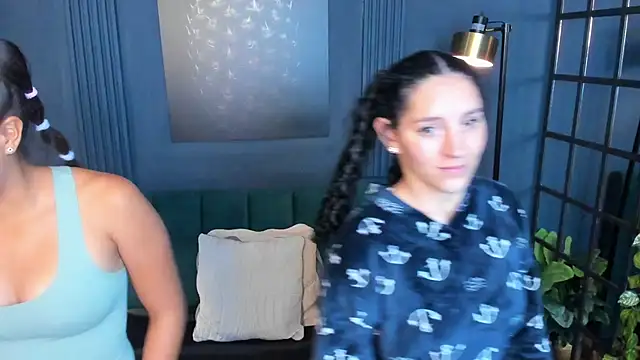 Snapshot of aliceandsia chatting on September 12, 3:17 am aliceandsia online show from September 12, 3:17 am