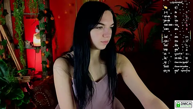 Snapshot of Hey_Caroline chatting on October 22, 1:55 pm Hey Caroline online show from October 22, 1:55 pm