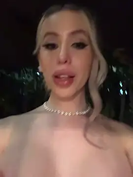 Snapshot of Sweet_Soffi chatting on October 31, 7:53 am Sweet Soffi online show from October 31, 7:53 am