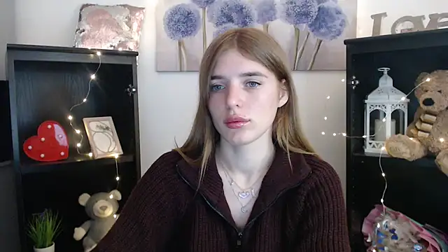 Snapshot of JuiceLips__ chatting on September 30, 10:31 am JuiceLips online show from September 30, 10:31 am