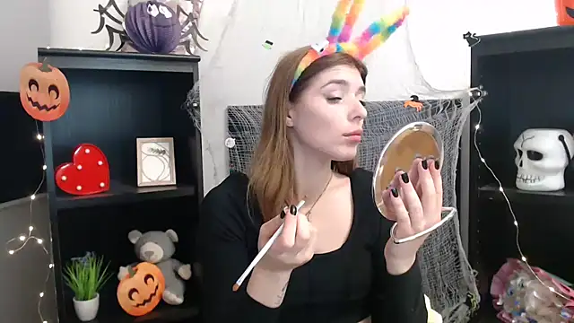 JuiceLips   online show from October 31, 2:29 pm