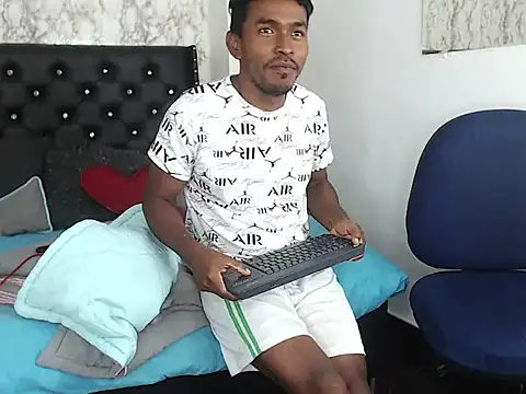 Snapshot of Adam_Morgan2 chatting on September 26, 7:01 am Adam Morgan2 online show from September 26, 7:01 am