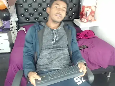 Snapshot of Adam_Morgan2 chatting on October 19, 5:30 am Adam Morgan2 online show from October 19, 5:30 am