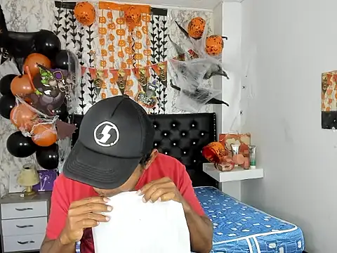 Snapshot of Adam_Morgan2 chatting on October 29, 5:20 am Adam Morgan2 online show from October 29, 5:20 am