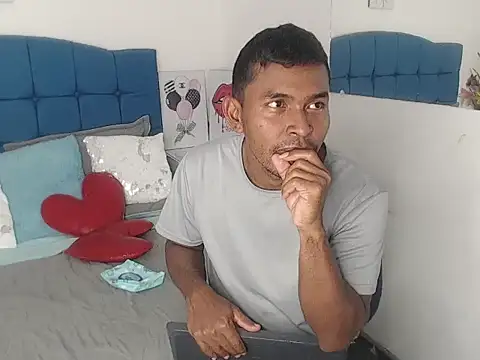 Snapshot of Adam_Morgan2 chatting on November 14, 2:21 am Adam Morgan2 online show from November 14, 2:21 am