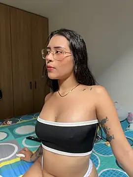 CatadeLuca online show from May 8, 3:28 pm