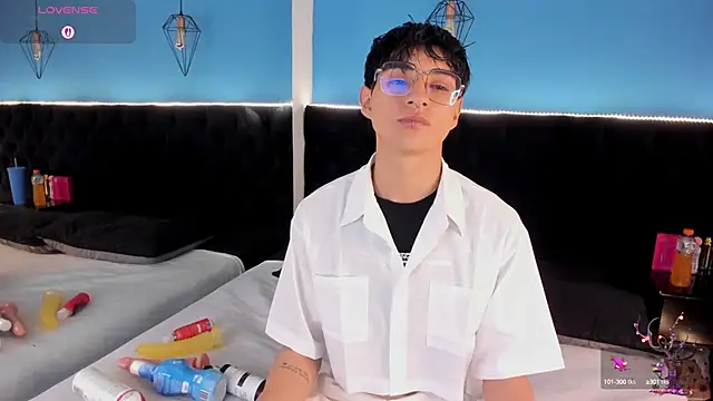 Snapshot of AleAurarashi chatting on September 10, 4:12 am AleAurarashi online show from September 10, 4:12 am